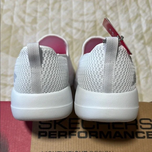 Skechers White Slip-On Sneakers 10 Wide - Picture 4 of 7